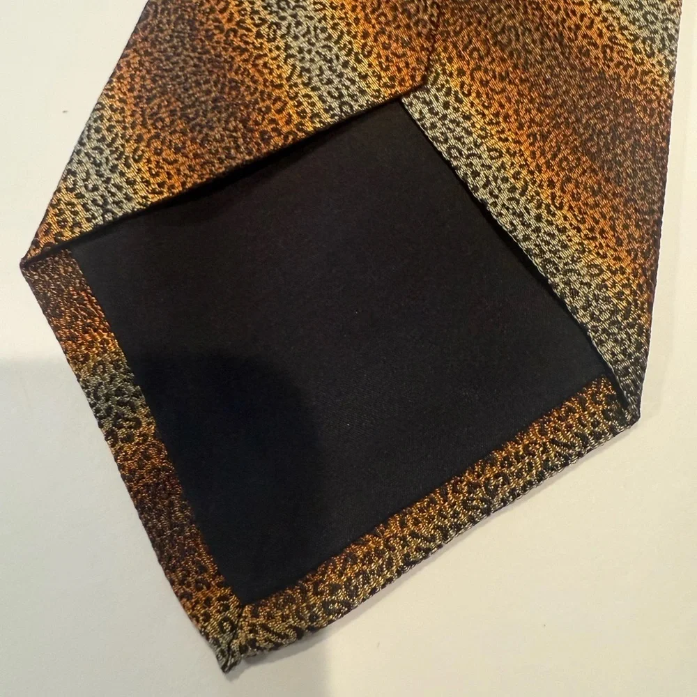 J.L . Leopard Patterned Tie
